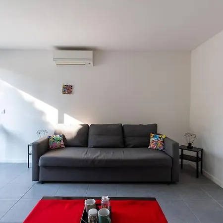 Sous Le Soleil * Parking Prive * Climatisation * Motte Apartament *